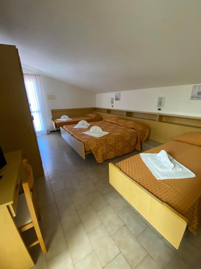 Hotel Granada Cattolica Eksteriør bilde