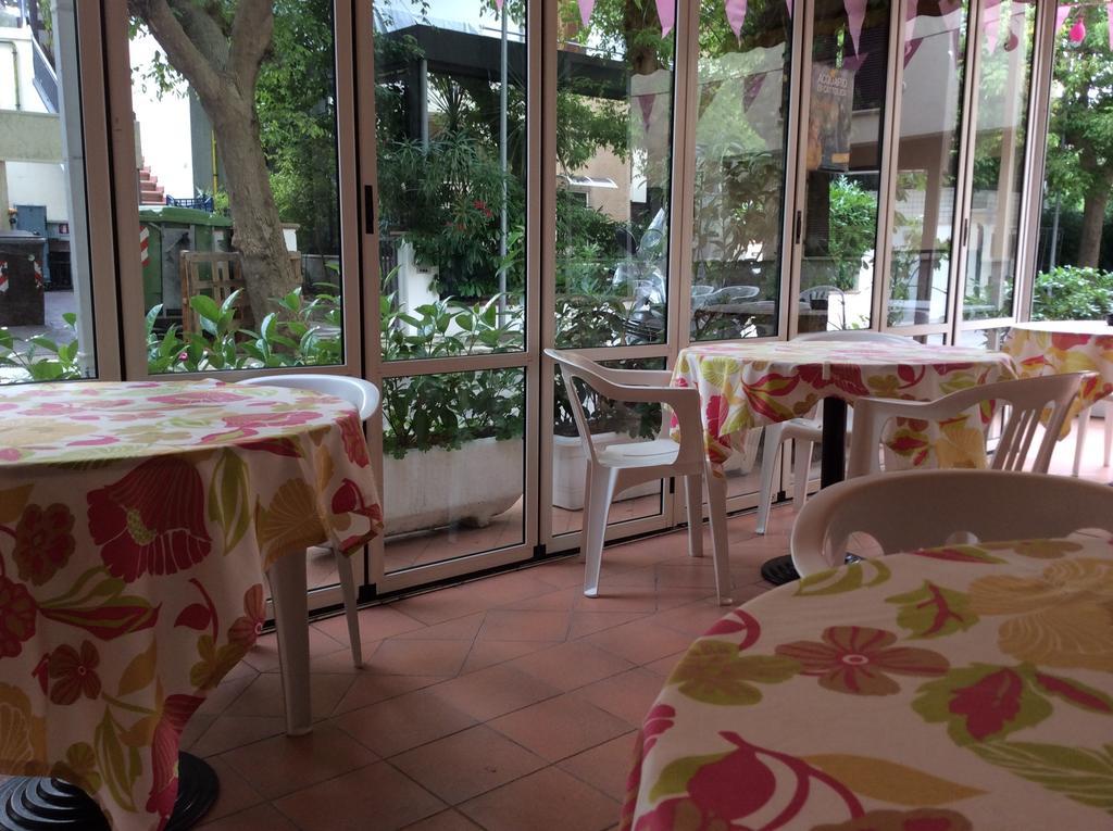 Hotel Granada Cattolica Eksteriør bilde