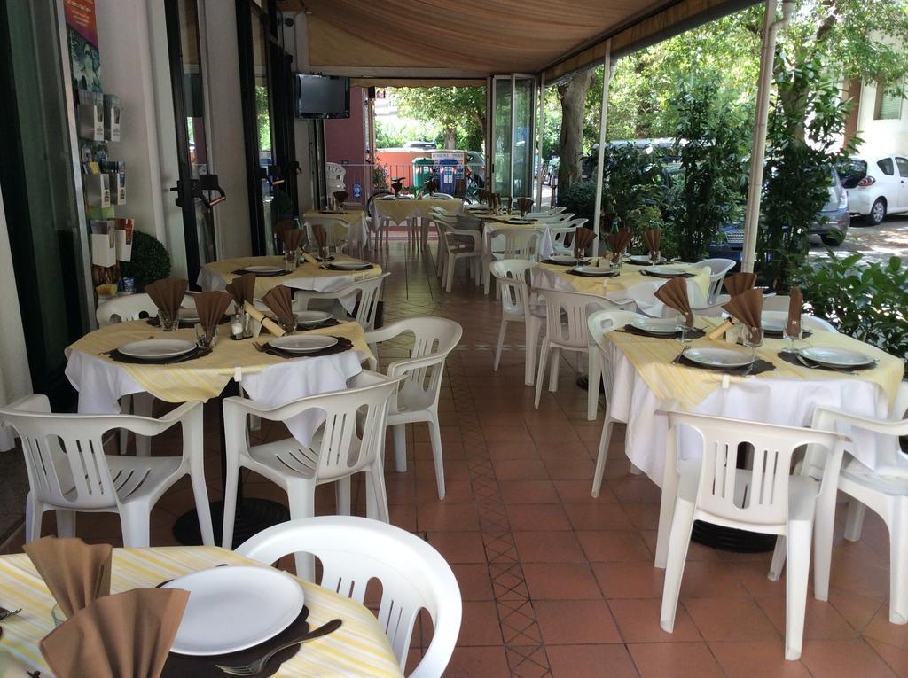 Hotel Granada Cattolica Eksteriør bilde