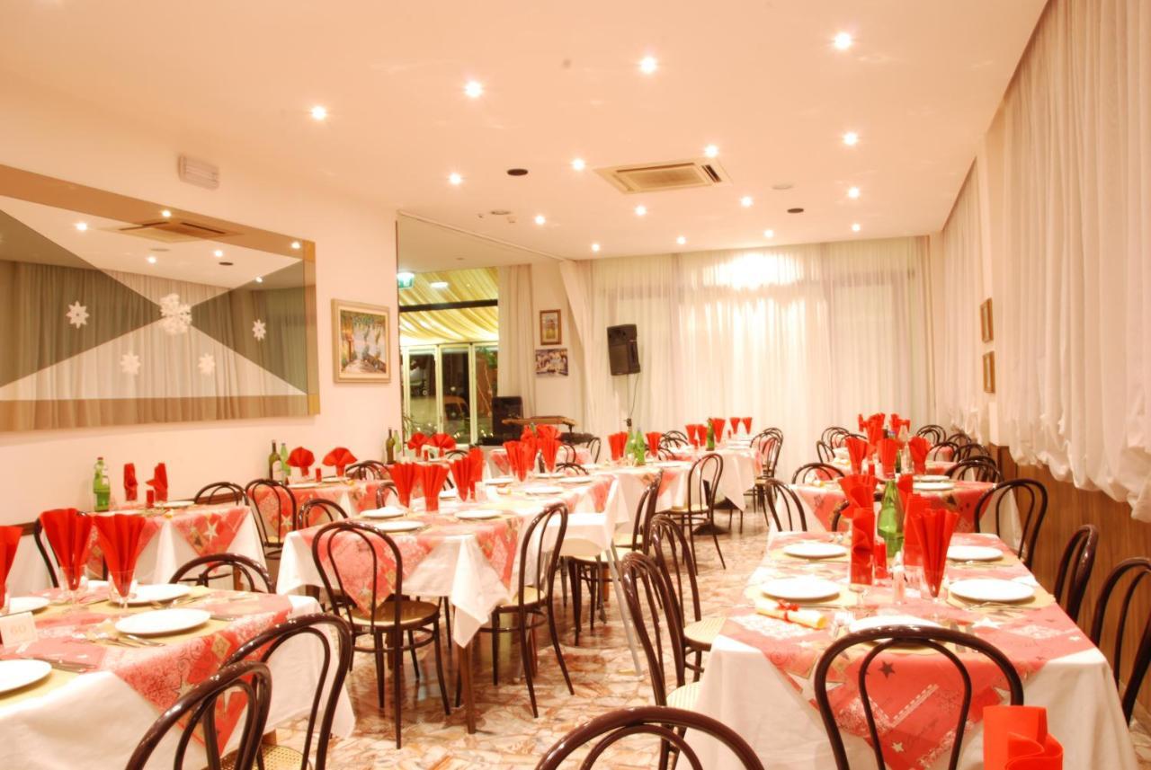 Hotel Granada Cattolica Eksteriør bilde