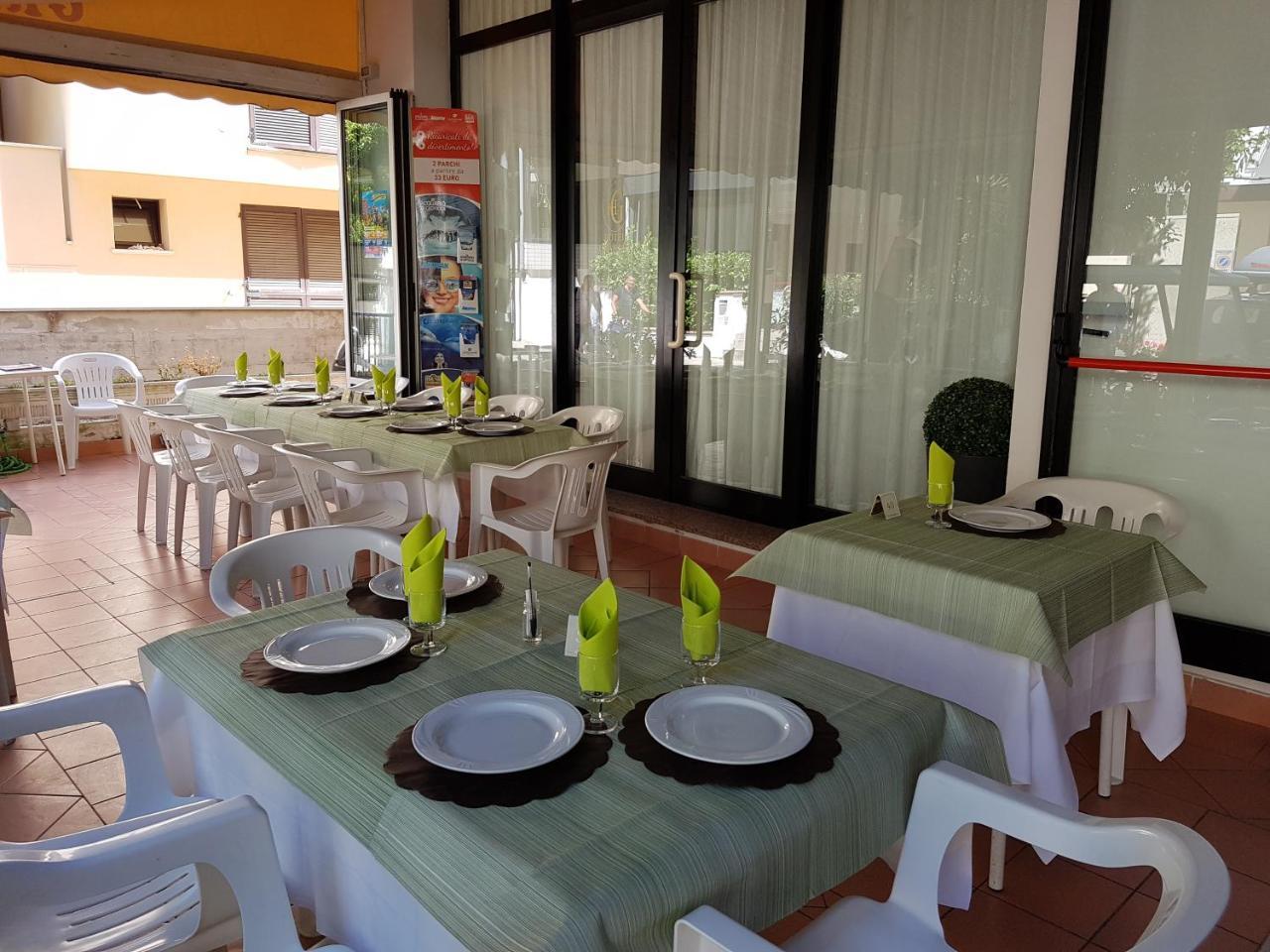 Hotel Granada Cattolica Eksteriør bilde