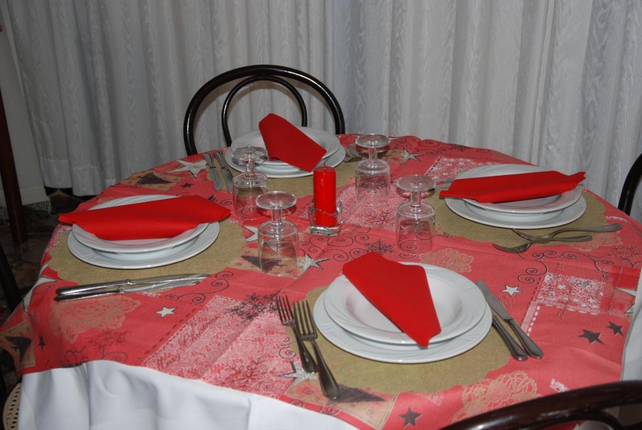 Hotel Granada Cattolica Eksteriør bilde